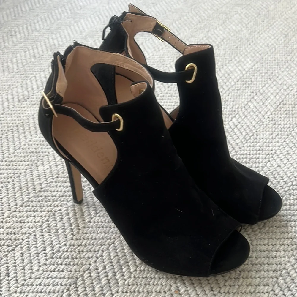 Elegant Black High Heel Sandals